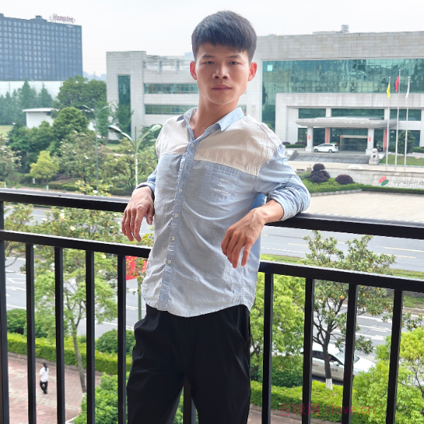 湖南28岁单身帅哥真诚找对象-海南征婚相亲网